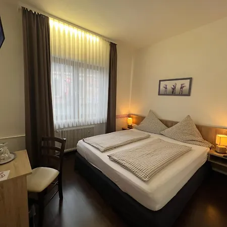 Hüttl - Garni Hotel