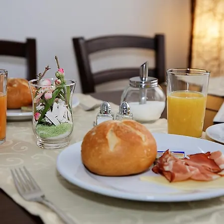 Huettl - Garni 沃尔姆斯