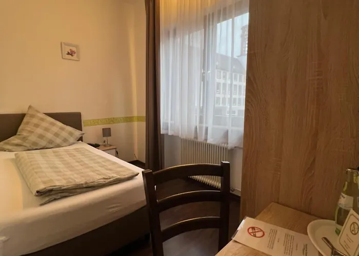 Hüttl - Garni Hotel