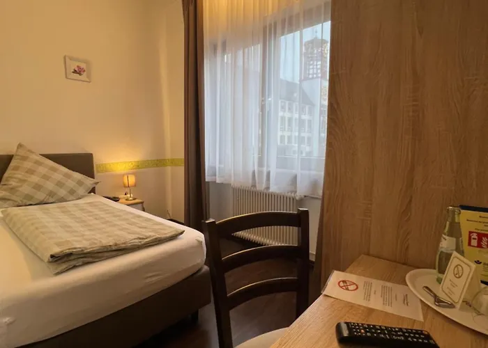 Hüttl - Garni Hotel Worms