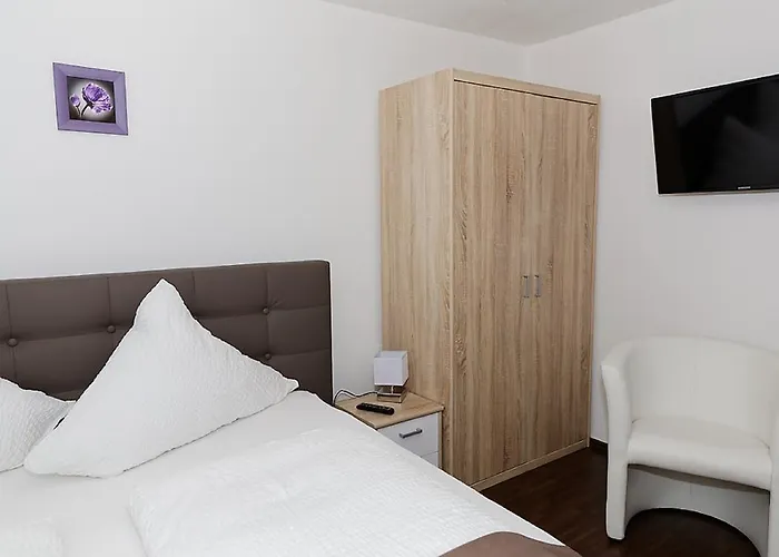 Hüttl - Garni Hotel Worms